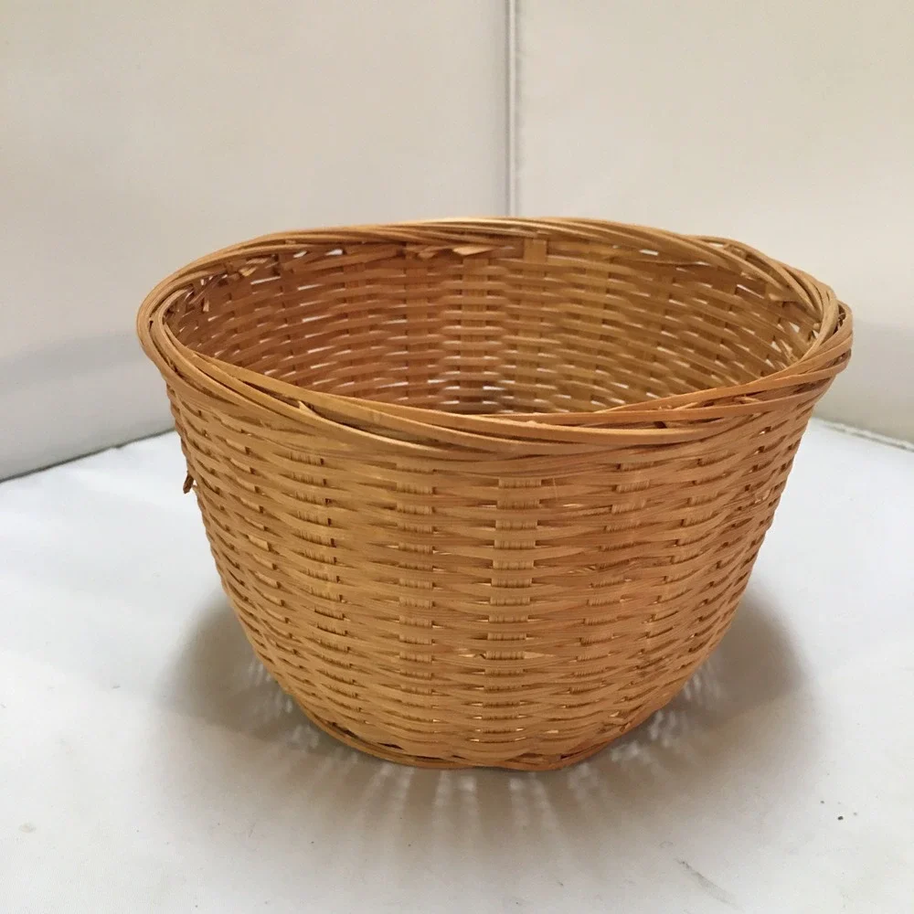 Woven Wicker Basket Unisex Small Tan Natural Round Storage Cottagecore